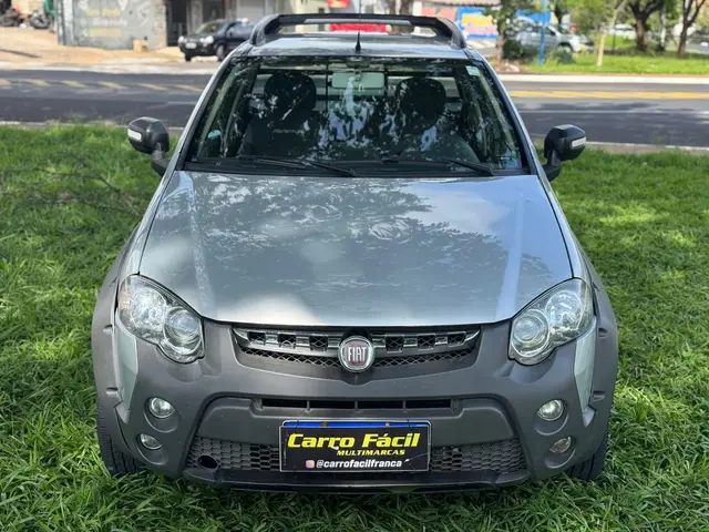 Carro Fiat Strada 2013 Adventure 1.8 16V (Flex) (Cabine Estendida)
