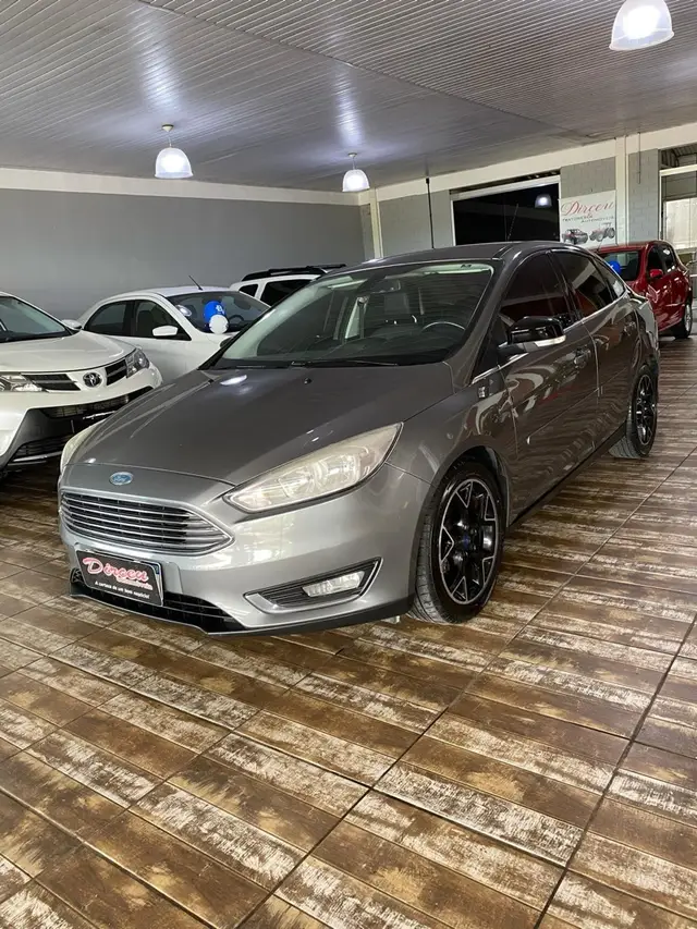 Carro Ford Focus Hatch 2016 Titanium Plus 2.0 PowerShift