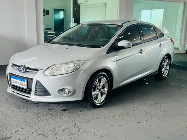 Carro Ford Focus Sedan 2013 GLX 2.0 16V (Flex) (Aut)
