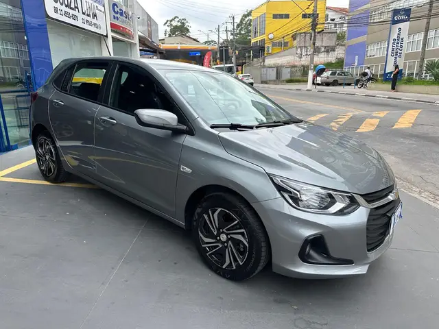 Carro Chevrolet Onix 2024 LT 1.0