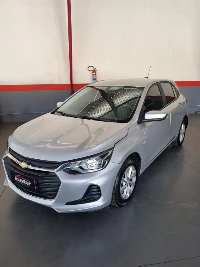 Carro Chevrolet Onix Plus 2023 LT 1.0