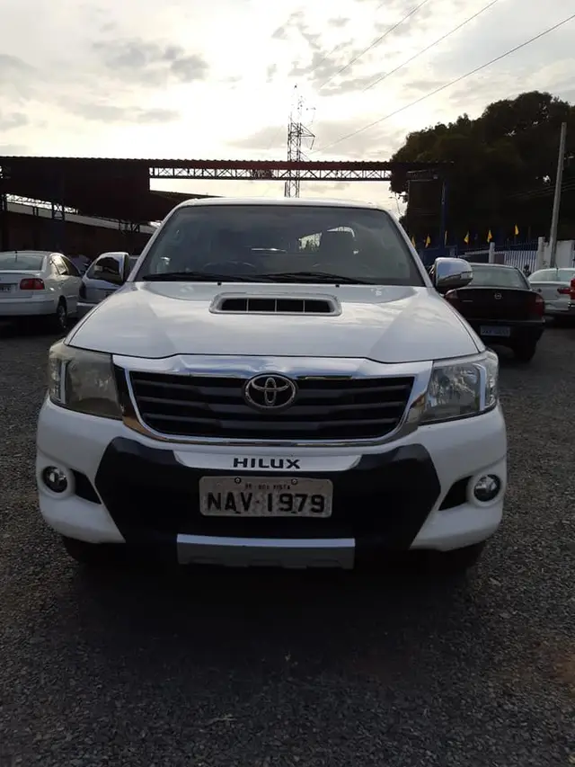 Carro Toyota Hilux Cabine Dupla 2015 Hilux 3.0 TDI 4x4 CD SRV (Aut)