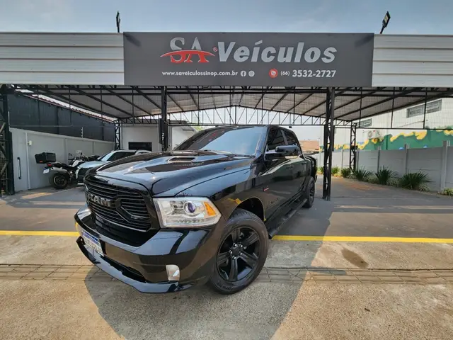 Carro RAM Classic 2022 Laramie 5.7