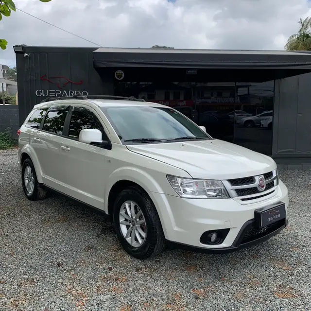 Carro Fiat Freemont 2014 2.4 16V Precision (Aut)
