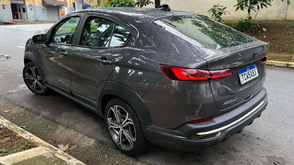 Fiat Fastback híbrido foi apresentado no ano passado e já apresentou números consideráveis de vendas