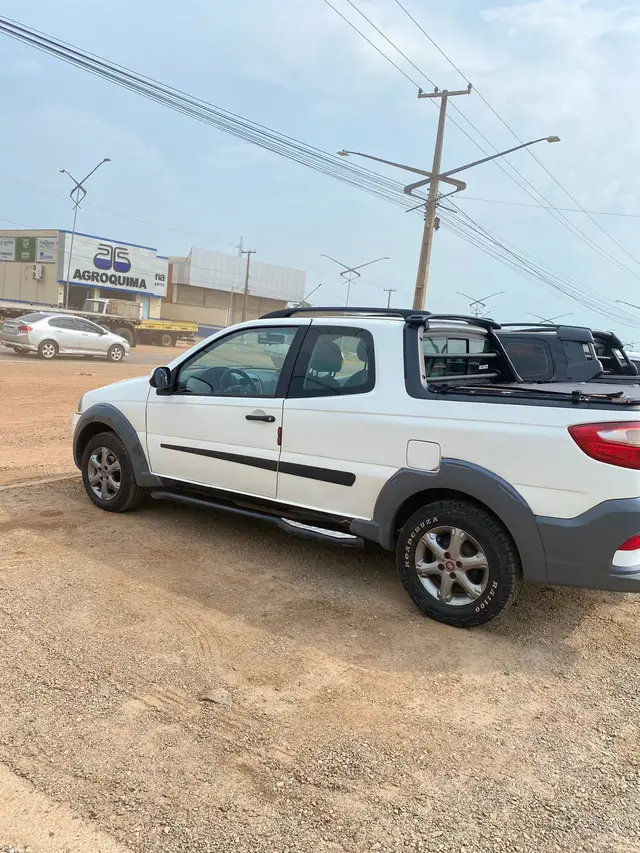 Carro Fiat Strada 2016 Trekking 1.6 16V (Flex) (Cabine Dupla)