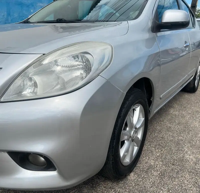 Nissan Versa 1.6 16V S (Flex)