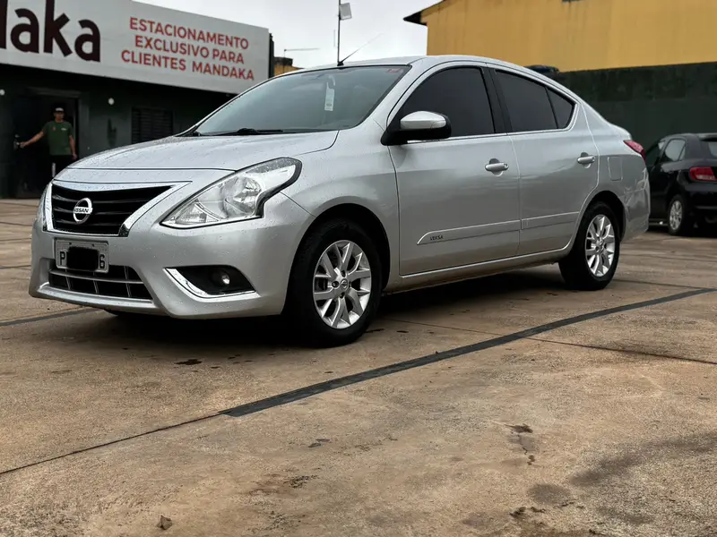 Nissan Versa 1.6 16V SV FlexStart CVT (Flex)