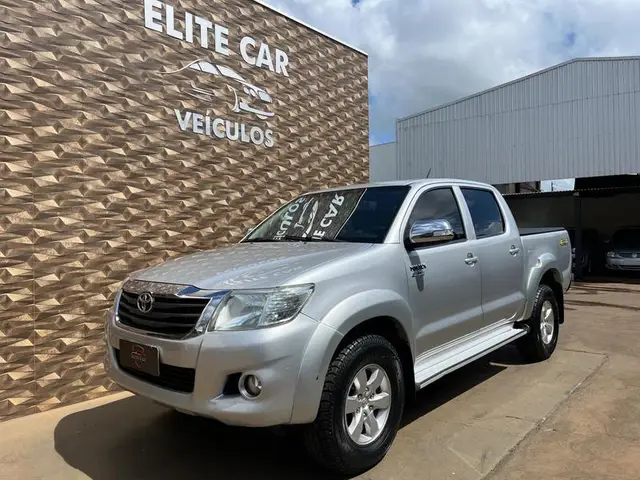 Carro Toyota Hilux SW4 2015 SRV 4x4 3.0 Turbo  (aut)