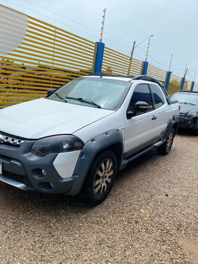 Carro Fiat Strada 2015 Adventure 1.8 16V (Flex) (Cabine Dupla)