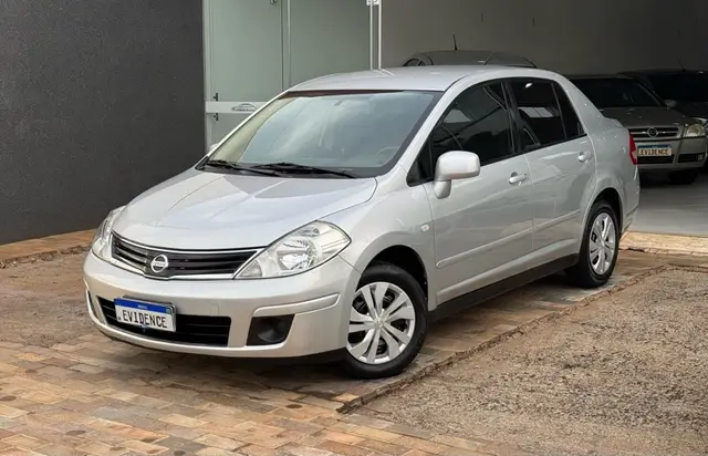 Carro Nissan Tiida Sedan 2011 1.8 16V (Flex)