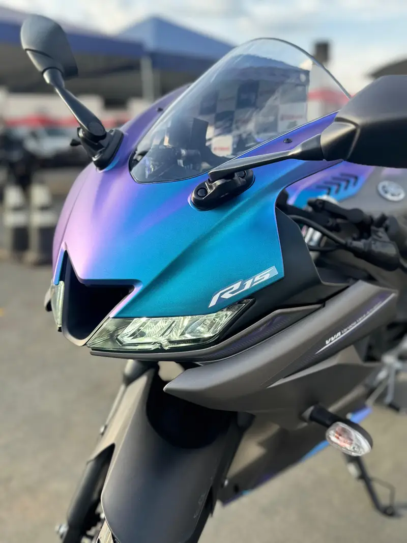 Yamaha YZF R15 ABS