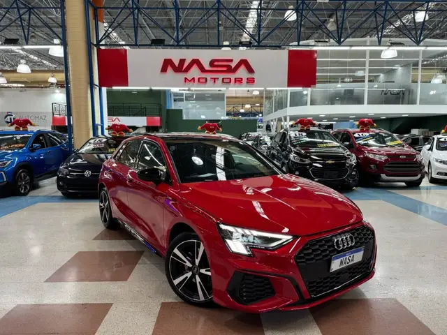 Carro Audi A3 2024 2.0 Sed.Perf. Black TFSI S-tr. (Hib.)