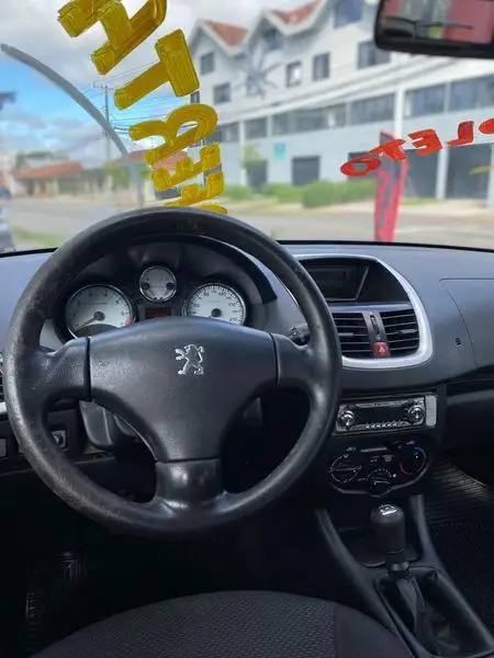 Peugeot 207 Hatch XR 1.4 8V (flex) 4p