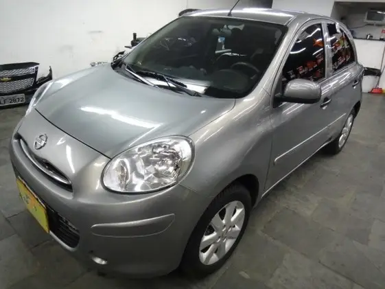 Carro Nissan March 2013 1.0 16V S (Flex)