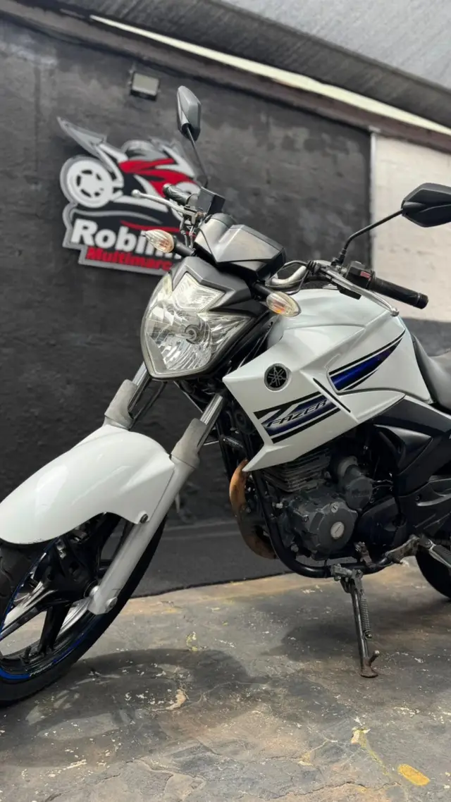 Carro Yamaha YS 250 Fazer 2014 Black Edition