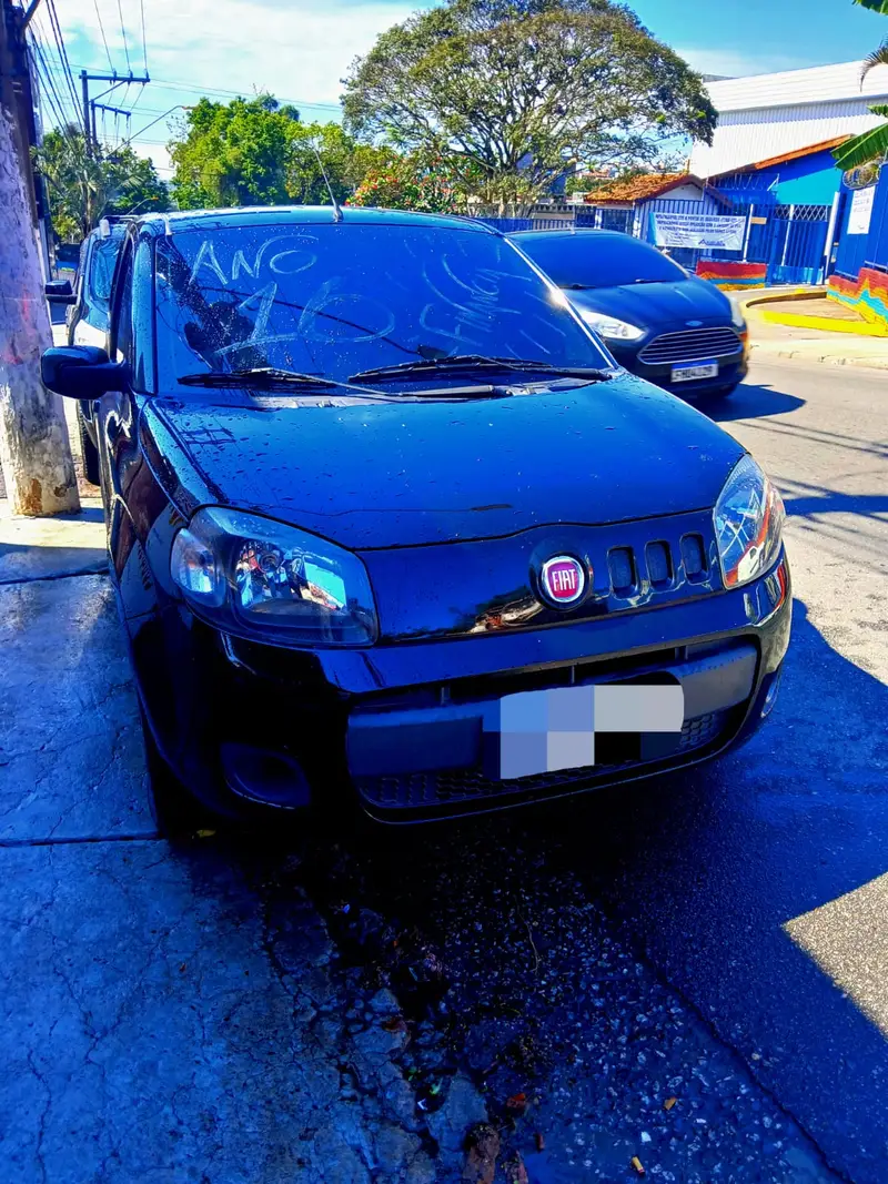 Fiat Uno Vivace 1.0 8V (Flex) 4p