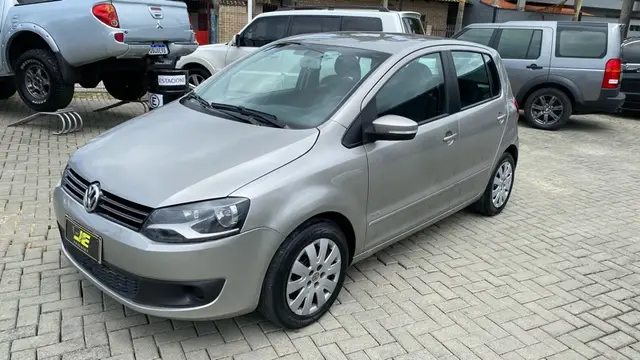 Carro Volkswagen Fox 2013 1.0 VHT (Flex) 2p