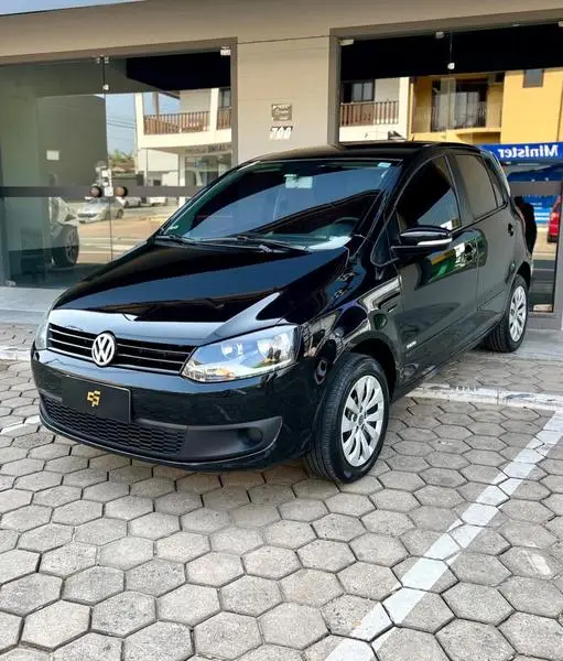 Carro Volkswagen Fox 2014 1.0 TEC (Flex) 2p