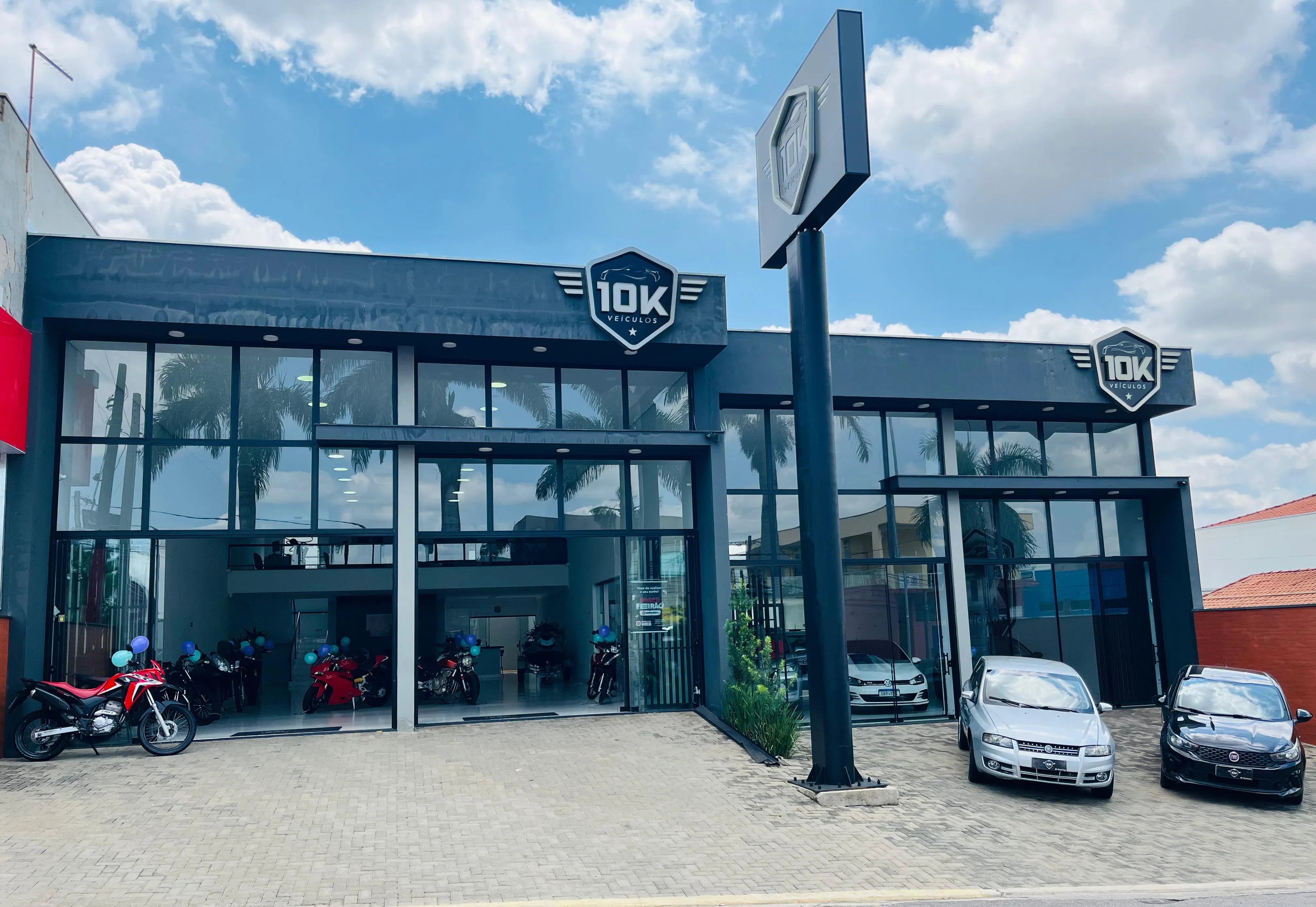 Fachada da loja Veículos à venda em 10K Veiculos. - Hortolândia - SP | Mobiauto
