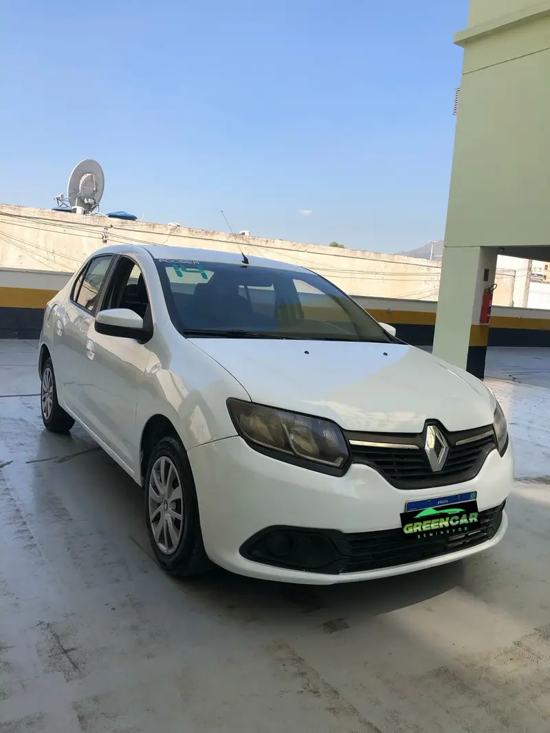 Renault Logan Expression 1.0 16V (flex)
