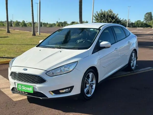 Carro Ford Focus Sedan 2016 SE 2.0 PowerShift