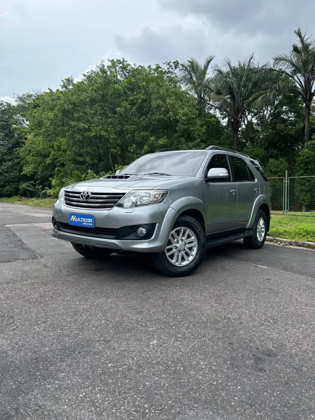 Carro Toyota SW4 2015 Hilux  3.0 TDI 4x4 SRV 5L