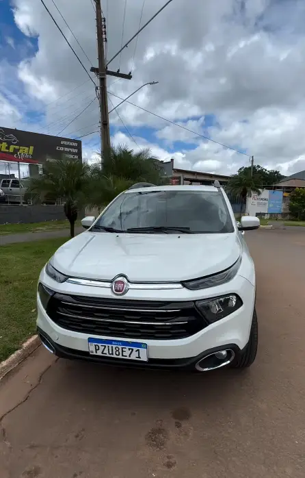 Carro Fiat Toro 2018 Freedom 2.4 TigerShark AT9 (Flex)