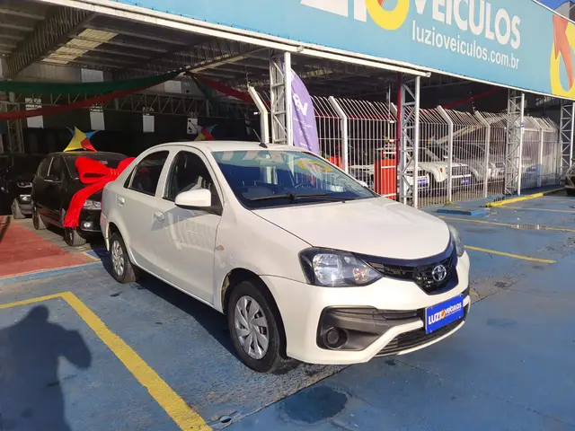Carro Toyota Etios Sedan 2019 X 1.5 (Flex)