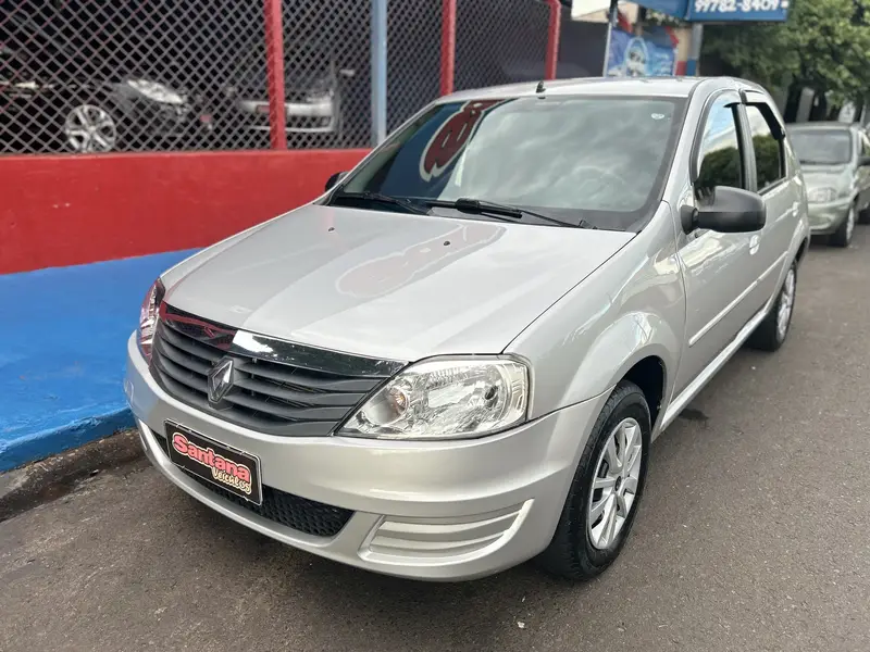 Renault Logan Expression 1.0 16V (flex)