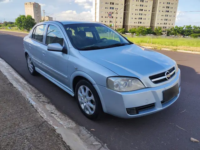 Carro Chevrolet Astra Hatch 2011 Advantage 2.0 (Flex)