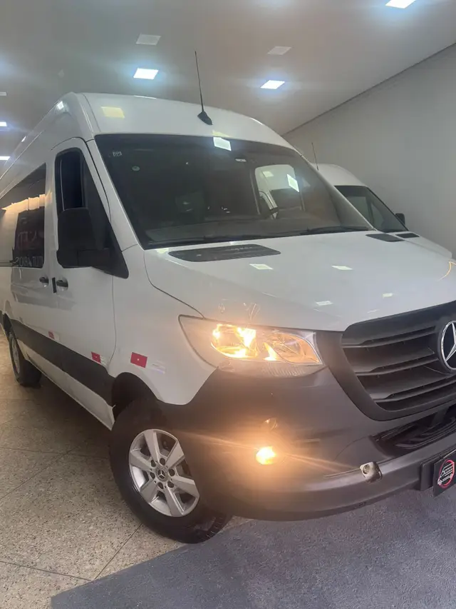 Carro Mercedes-Benz Sprinter 2022 416 VAN L. T.B. 16L 2.2 Diesel