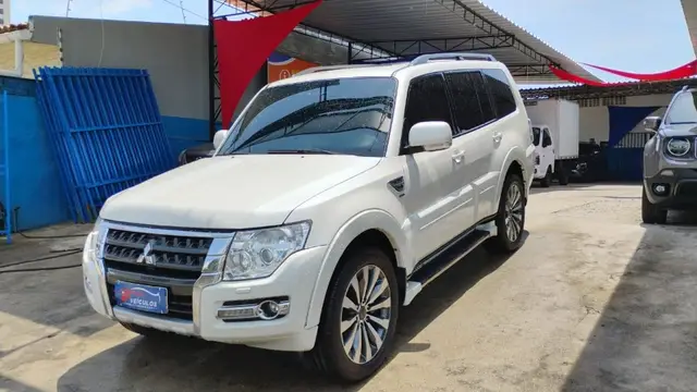 Carro Mitsubishi Pajero 2018 3.2 DI-D HPE 4WD (Aut)
