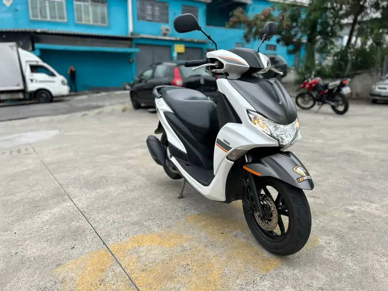 Yamaha Fluo ABS