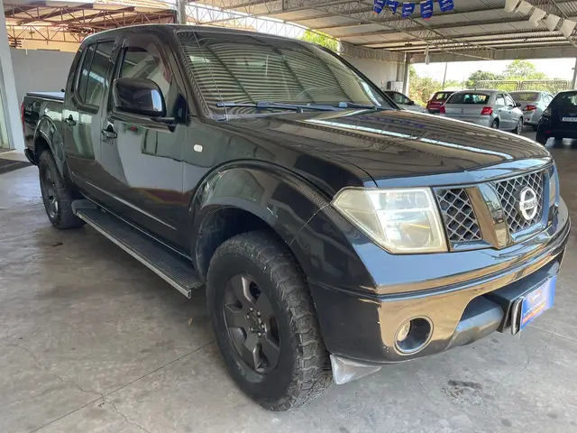 Carro Nissan Frontier 2013 XE 4x4 2.5 16V (cab. dupla)