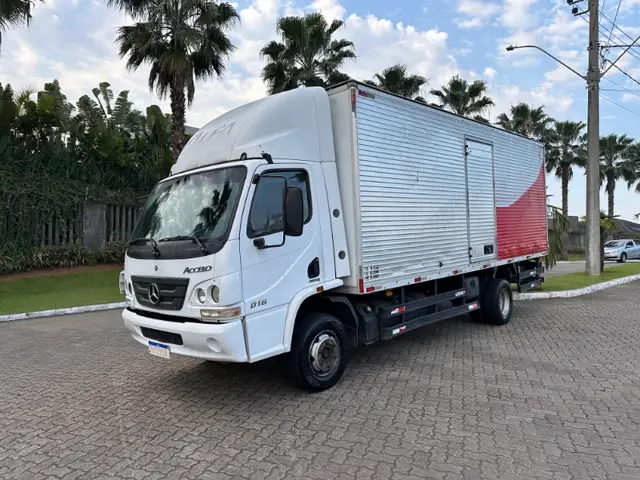 Carro Mercedes-Benz Accelo 2013 1016/37