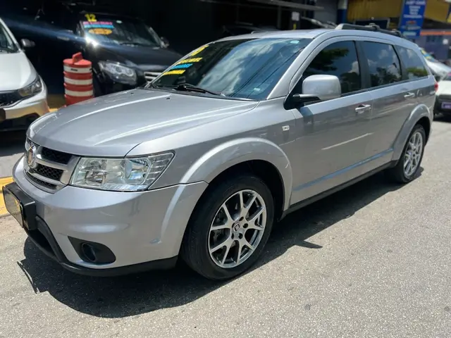 Carro Fiat Freemont 2015 2.4 16V Emotion (Aut)