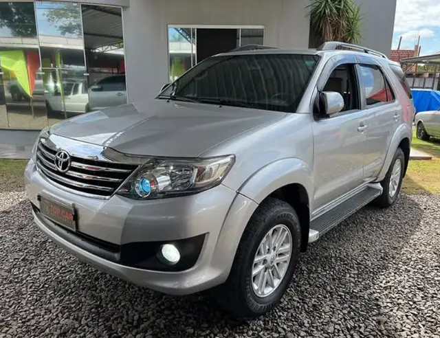 Carro Toyota Hilux SW4 2014 2.7 4x2 SR2 (Flex)