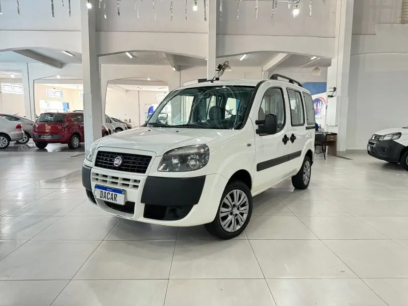 Fiat Doblò Essence 1.8 16V (Flex)