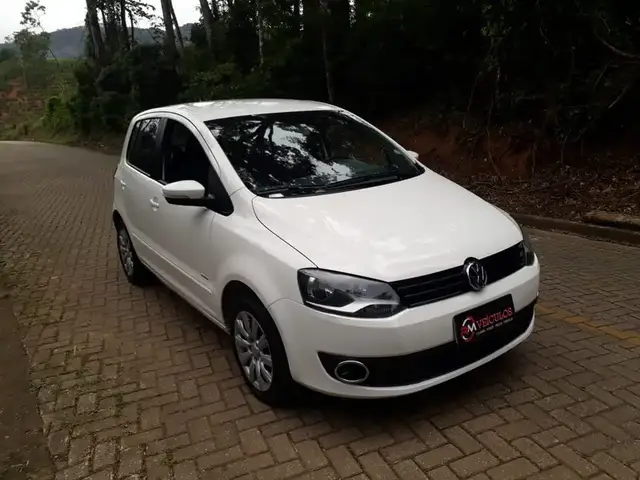 Carro Volkswagen Fox 2014 1.0 TEC (Flex) 2p