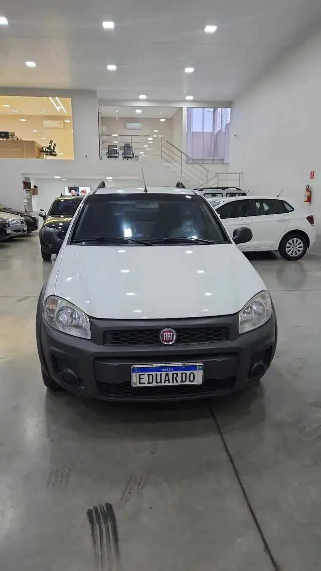 Carro Fiat Strada 2014 Working 1.4 (Flex)