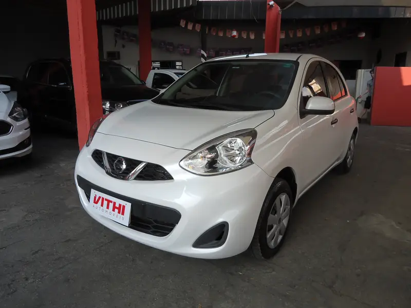Nissan March 1.6 16V S (Flex)