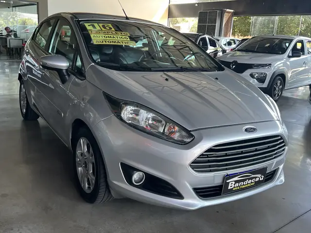 Carro Ford Fiesta Hatch 2016 1.6 (Flex)