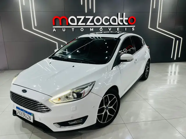 Carro Ford Focus Hatch 2016 Titanium Plus 2.0 PowerShift