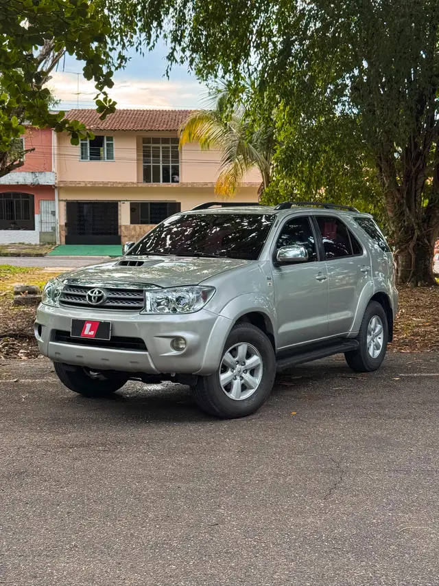 Carro Toyota Hilux SW4 2010 SRV 4x4 3.0 Turbo  (aut)