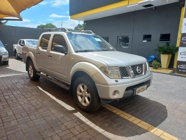 Carro Nissan Frontier 2007 LE 4x4 2.5 16V (cab. dupla) (importada)