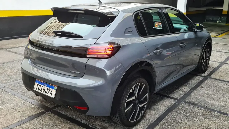 Peugeot 208 GT 2025: o que você deve saber antes de comprar um