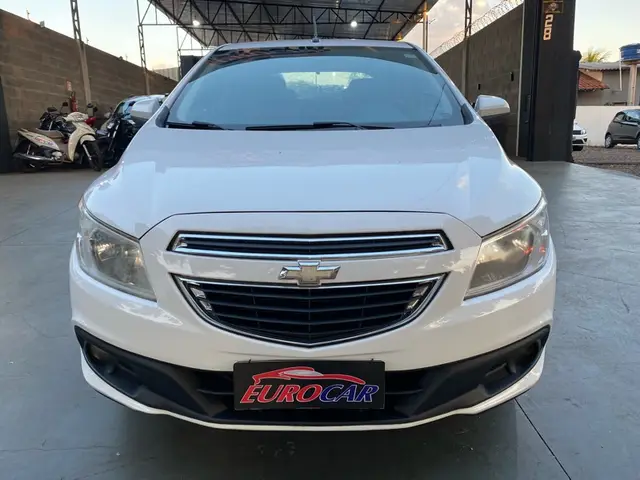 Carro Chevrolet Onix 2014 1.0 LT SPE/4