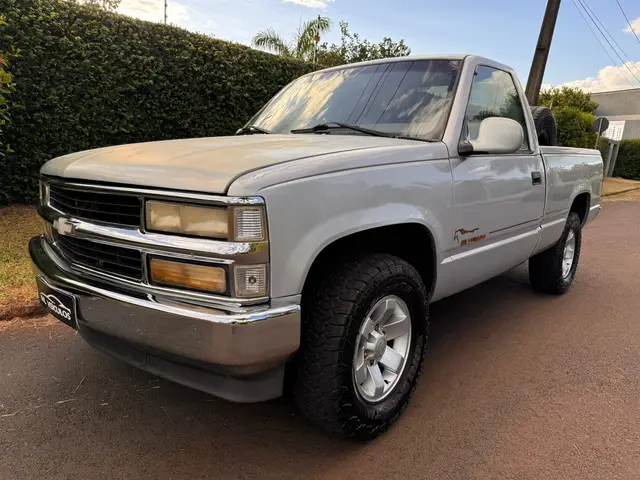Carro Chevrolet Silverado 1997 Pick Up 4.1