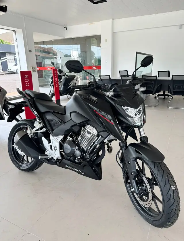 Moto Honda CB 300F Twister 2025 (CBS)